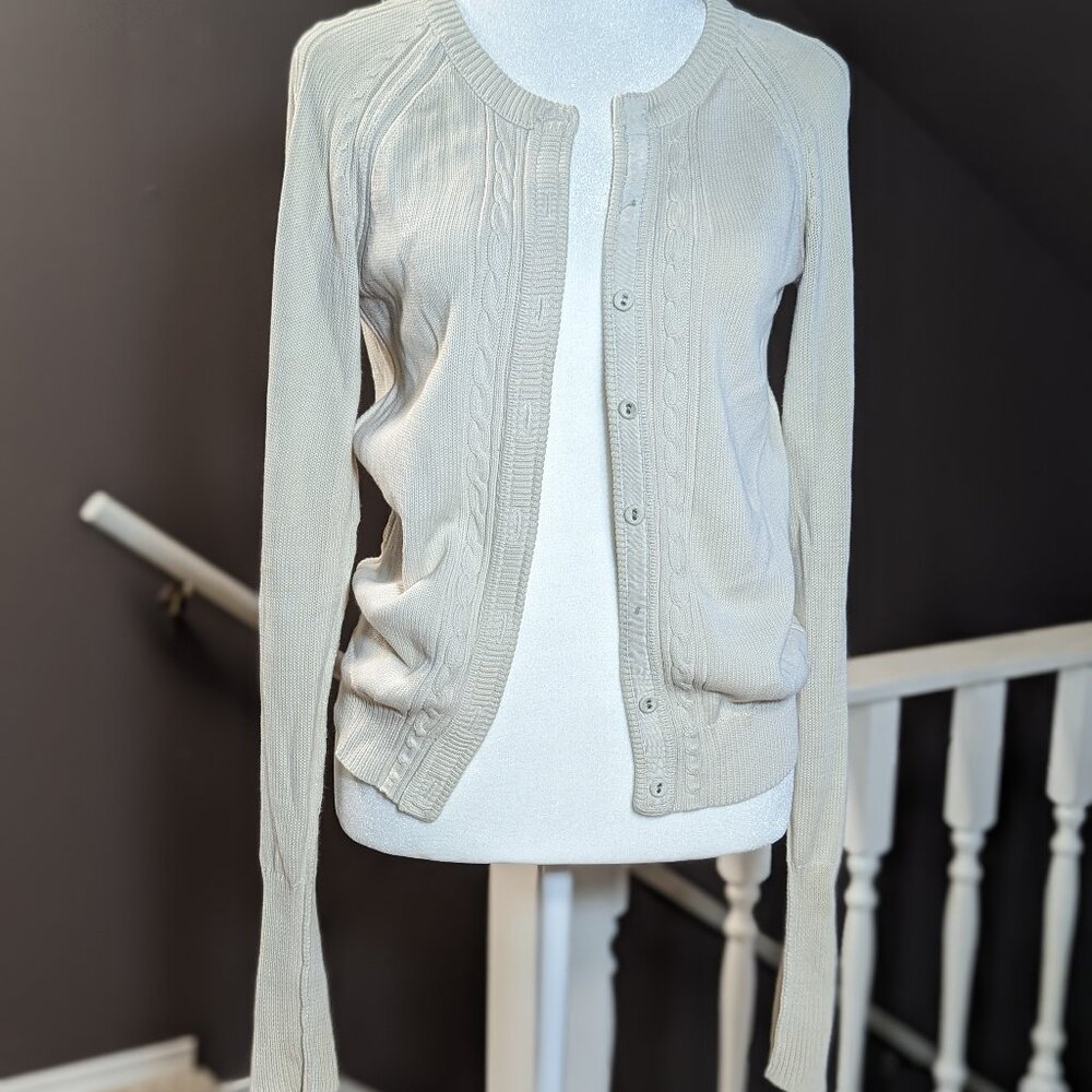 American Eagle Fitted Ecru Cable knit Cardigan, Size M.